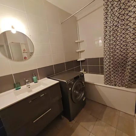 Apartment T3 Cosy Petit Balcon 5mins France Miniature