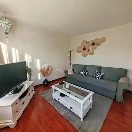T3 Cosy Petit Balcon 5mins France Miniature *